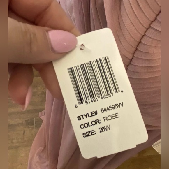 Plus Dress 💗 - Picture 6 of 6